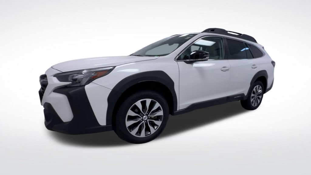 Used 2025 Subaru Outback Limited AWD/4WD image 4
