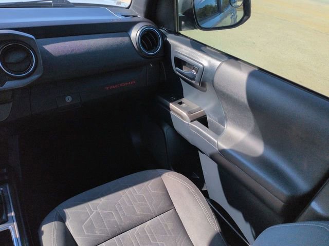 Used 2019 Toyota Tacoma TRD Sport image 21