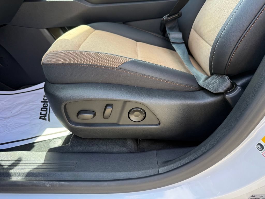 New 2027 Chevrolet Equinox ACTIV w/ Convenience Package III FWD image 31