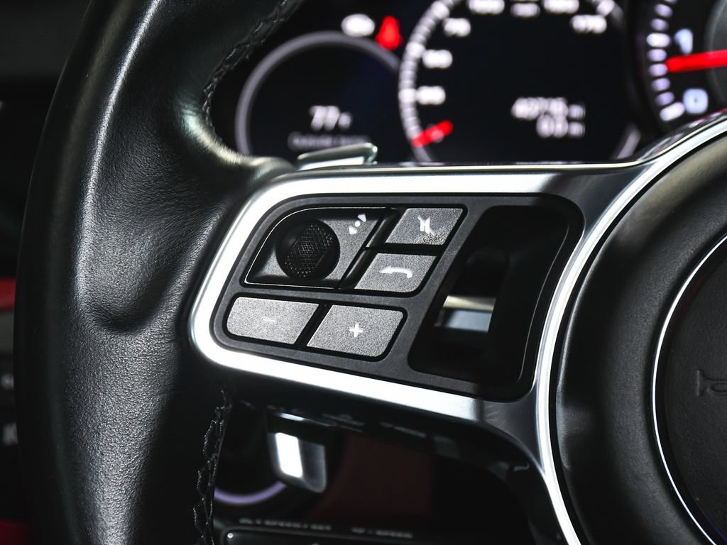 Used 2023 Porsche Cayenne Platinum Edition AWD/4WD image 34