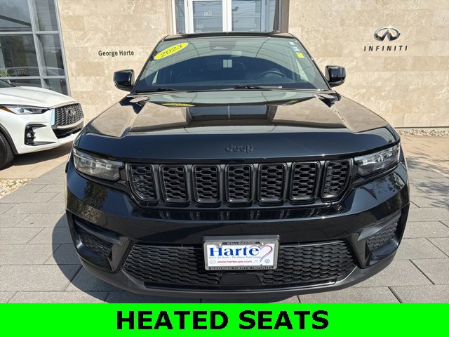 Used 2023 Jeep Grand Cherokee Altitude image 2