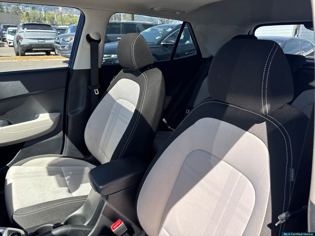 Certified 2023 Hyundai Venue SEL image 28