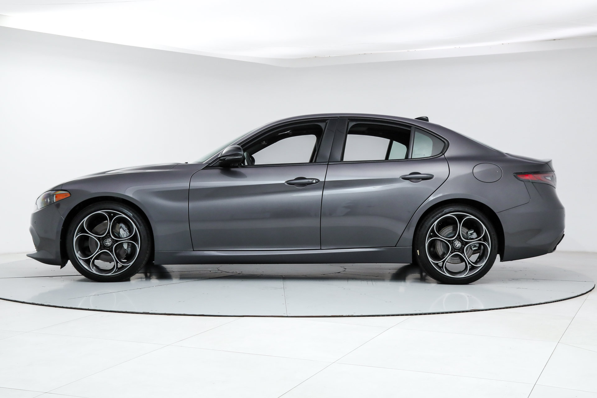 New 2025 Alfa Romeo Giulia w/ Driving Assist Package RWD image 2