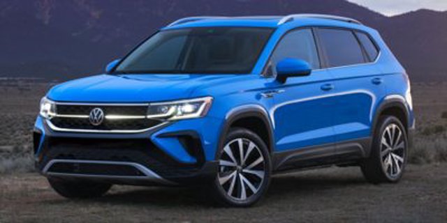 Used 2023 Volkswagen Taos SE w/ Panoramic Sunroof Package