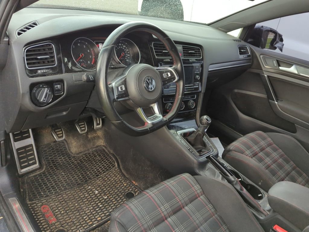 Used 2019 Volkswagen GTI SE image 8