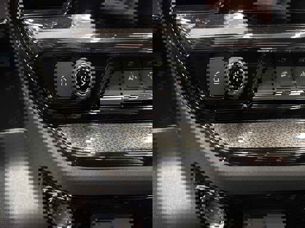 New 2026 Chevrolet Silverado 1500 ZR2 w/ Dark Appearance Package image 26