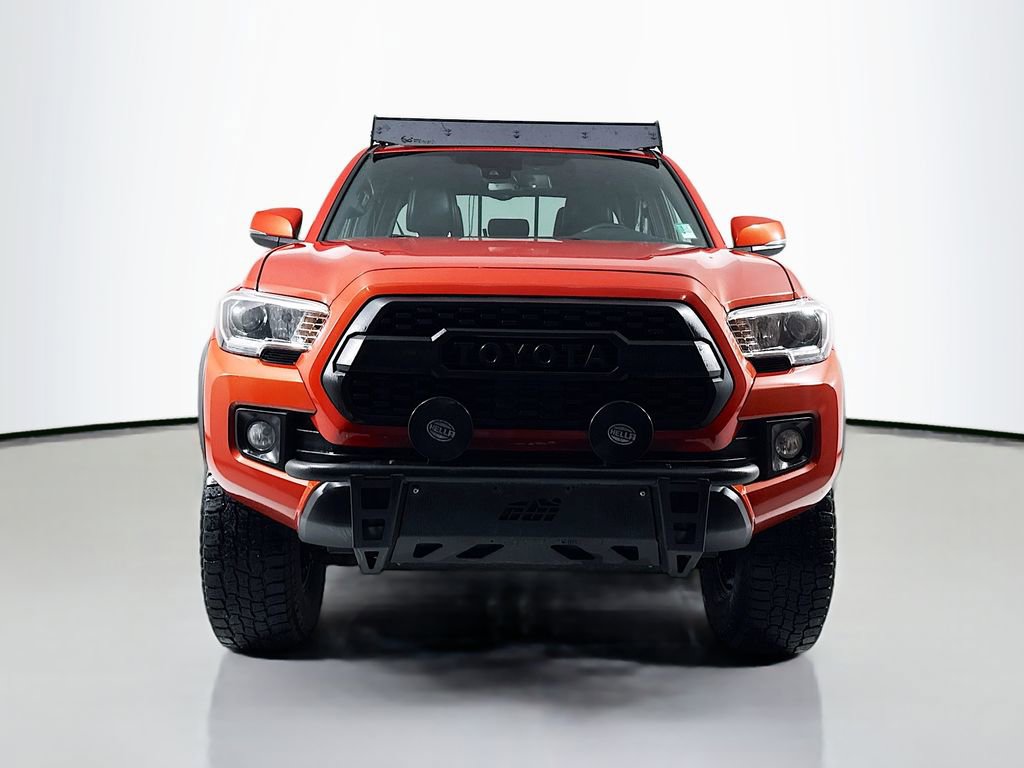 Used 2018 Toyota Tacoma TRD Off-Road image 2