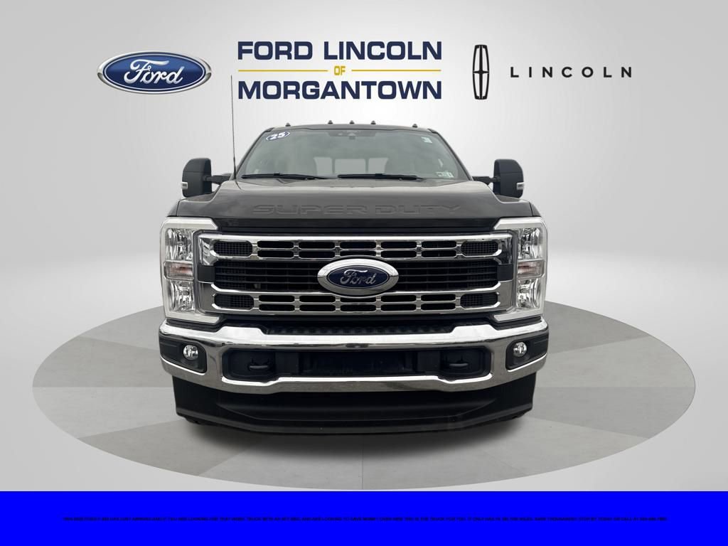 Used 2025 Ford F350 XLT image 3