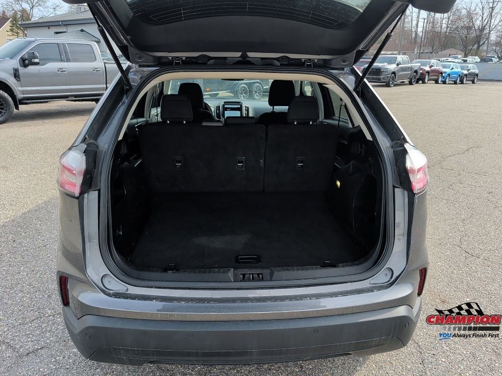 Used 2022 Ford Edge SE image 11