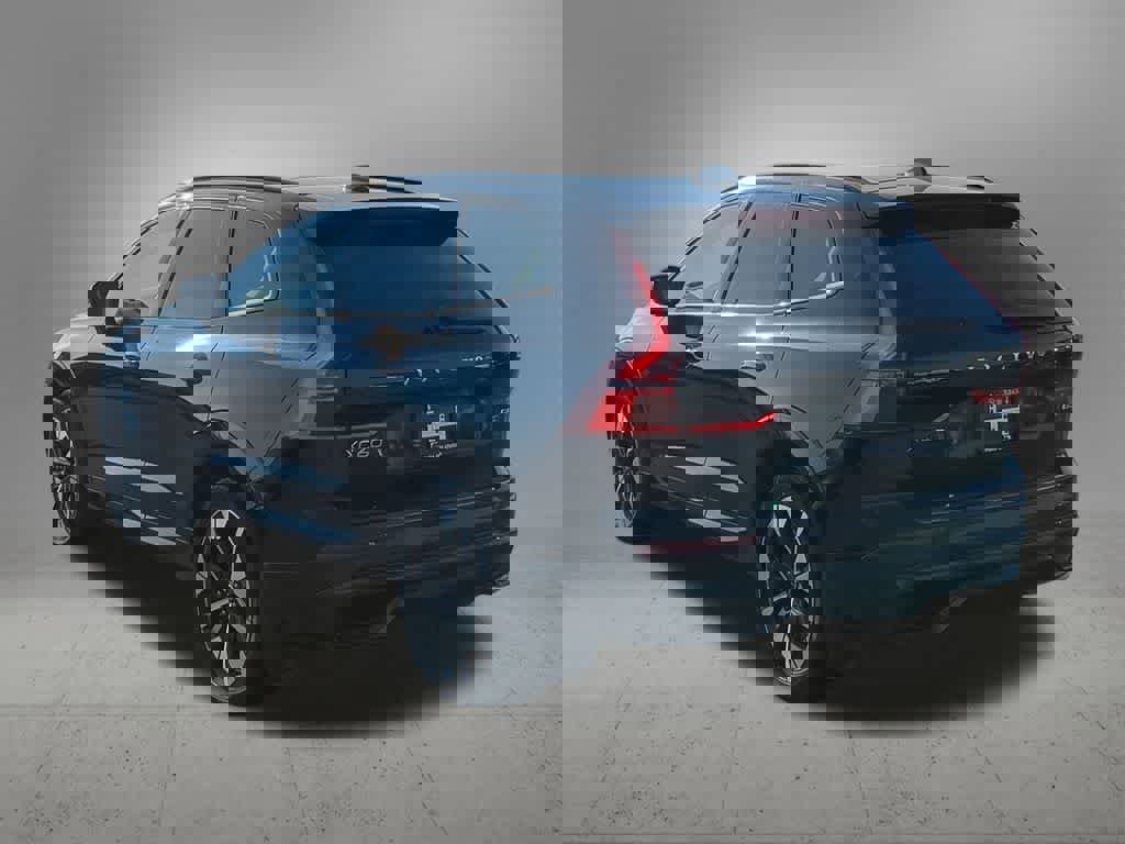 Used 2026 Volvo XC60 B5 Plus w/ Protection Package Premier image 4