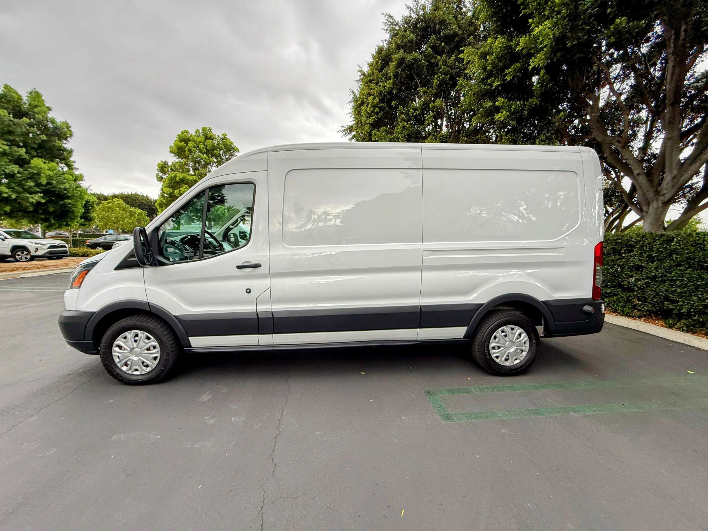 Used 2018 Ford Transit 250 148 Medium Roof w/ Interior Upgrade Package image 2