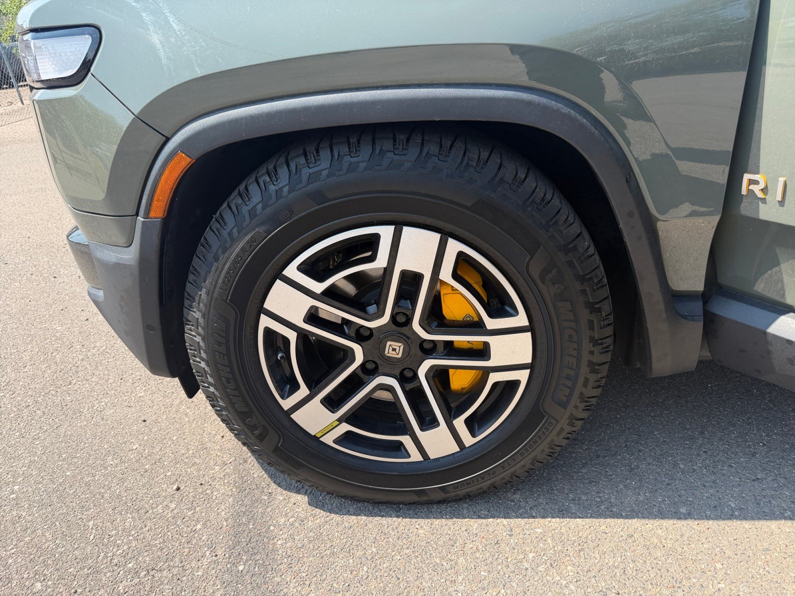 Used 2022 Rivian R1S Launch Edition AWD/4WD image 26