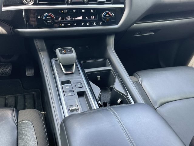 Used 2024 Nissan Pathfinder SL FWD image 19