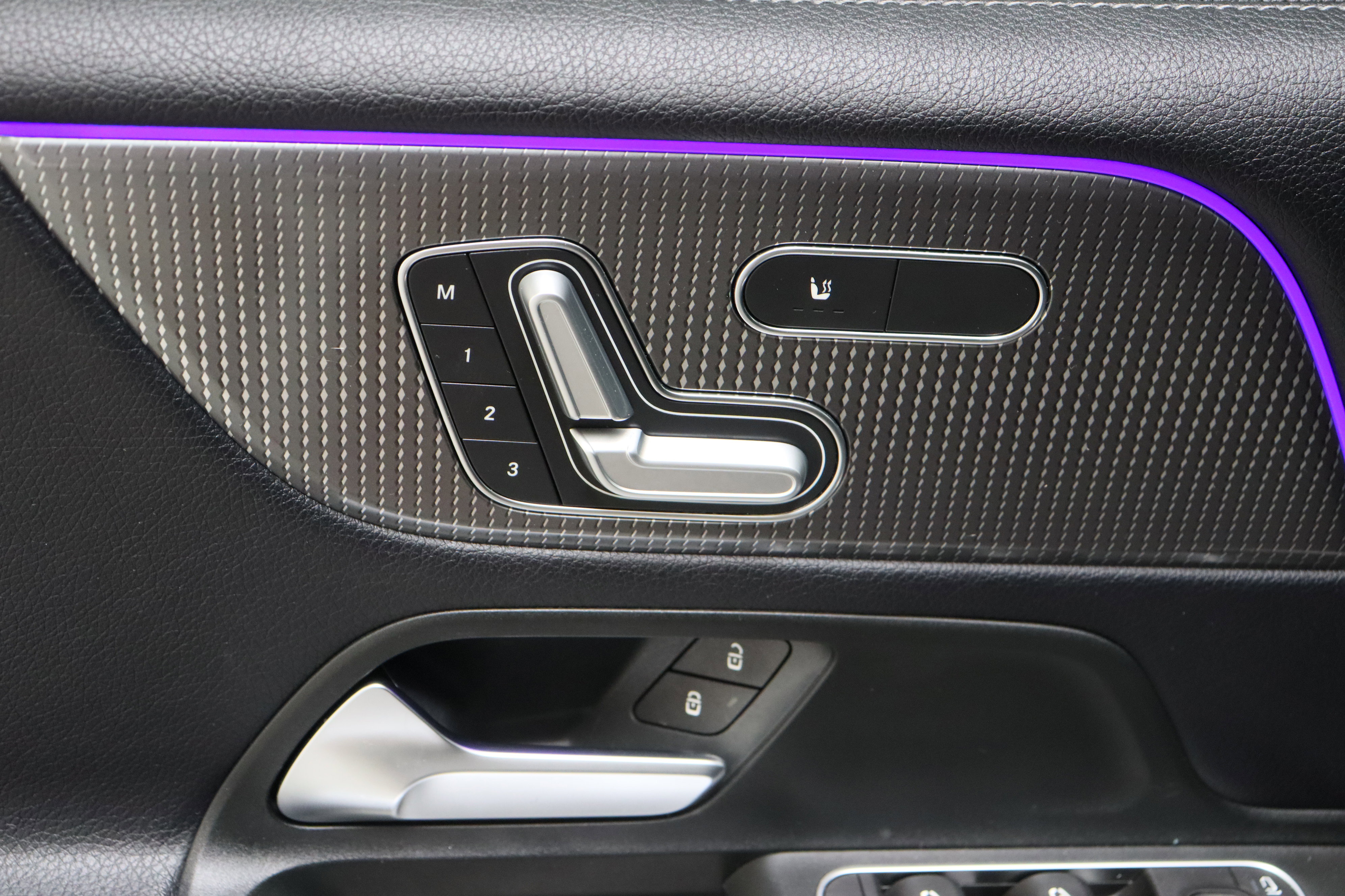 Used 2020 Mercedes-Benz GLB 250 4MATIC image 13