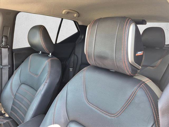 Used 2020 Nissan Kicks SR w/ SR Premium Package FWD image 10