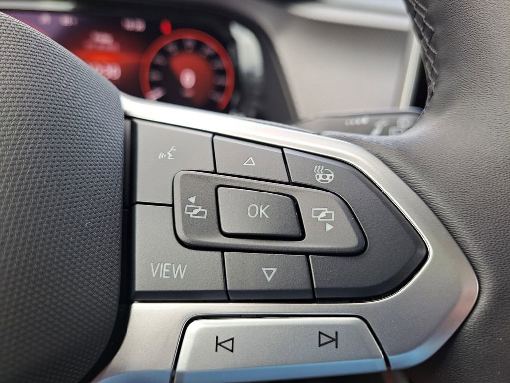 New 2025 Volkswagen Atlas Peak Edition SE image 12