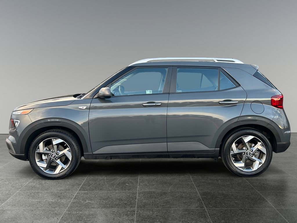 Certified 2025 Hyundai Venue SEL image 4