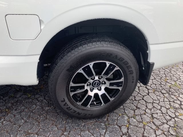Used 2024 Nissan Titan SV w/ SV Convenience Package AWD/4WD image 36