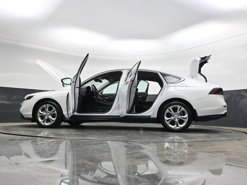 Used 2023 Honda Accord LX image 38