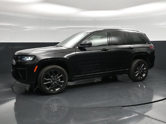 Used 2026 Jeep Grand Cherokee Limited AWD/4WD image 9