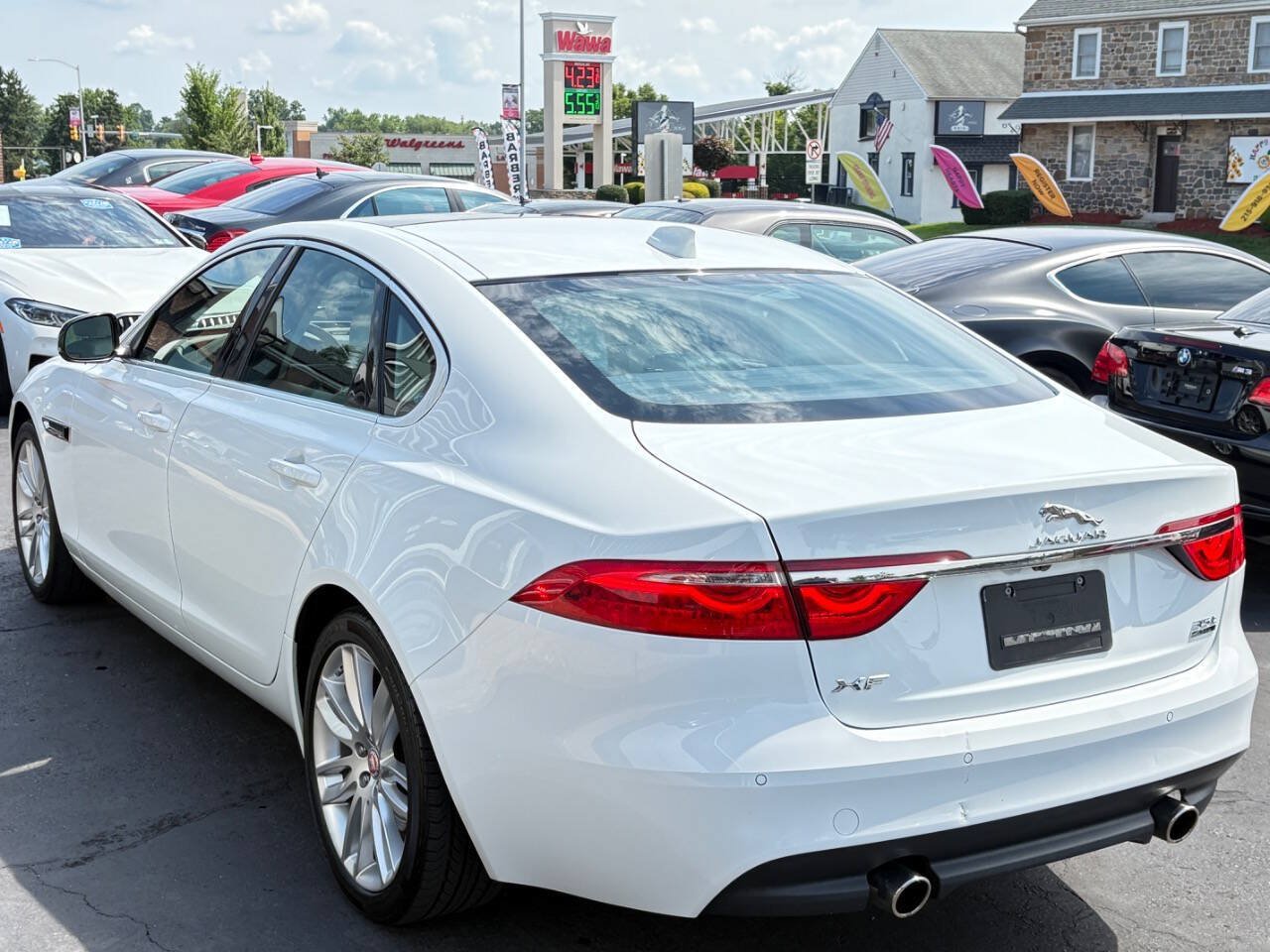 Used 2016 Jaguar XF Prestige AWD/4WD image 6