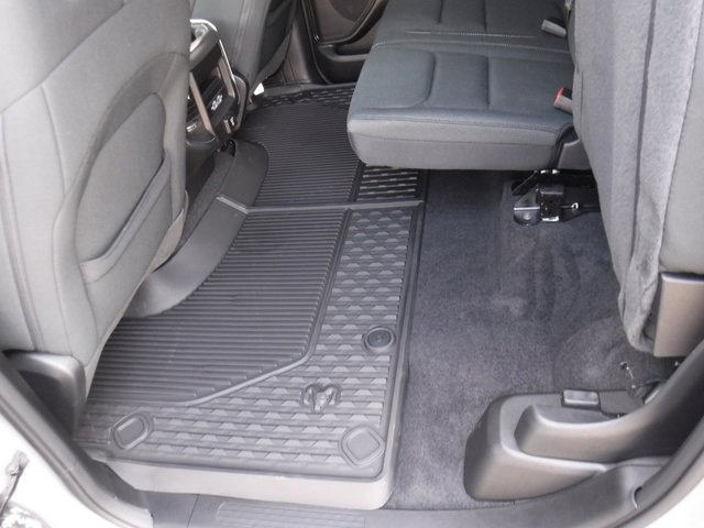 New 2026 RAM 1500 4x4 Crew Cab image 40