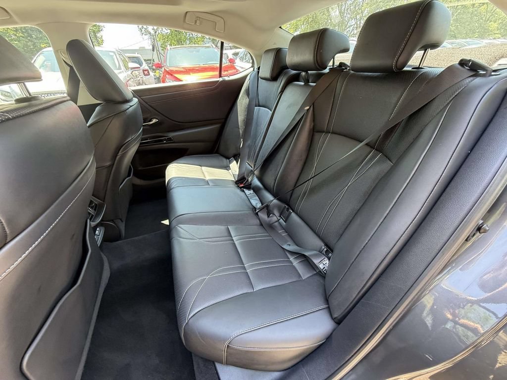 Used 2022 Lexus ES 350 w/ Luxury Package FWD image 13