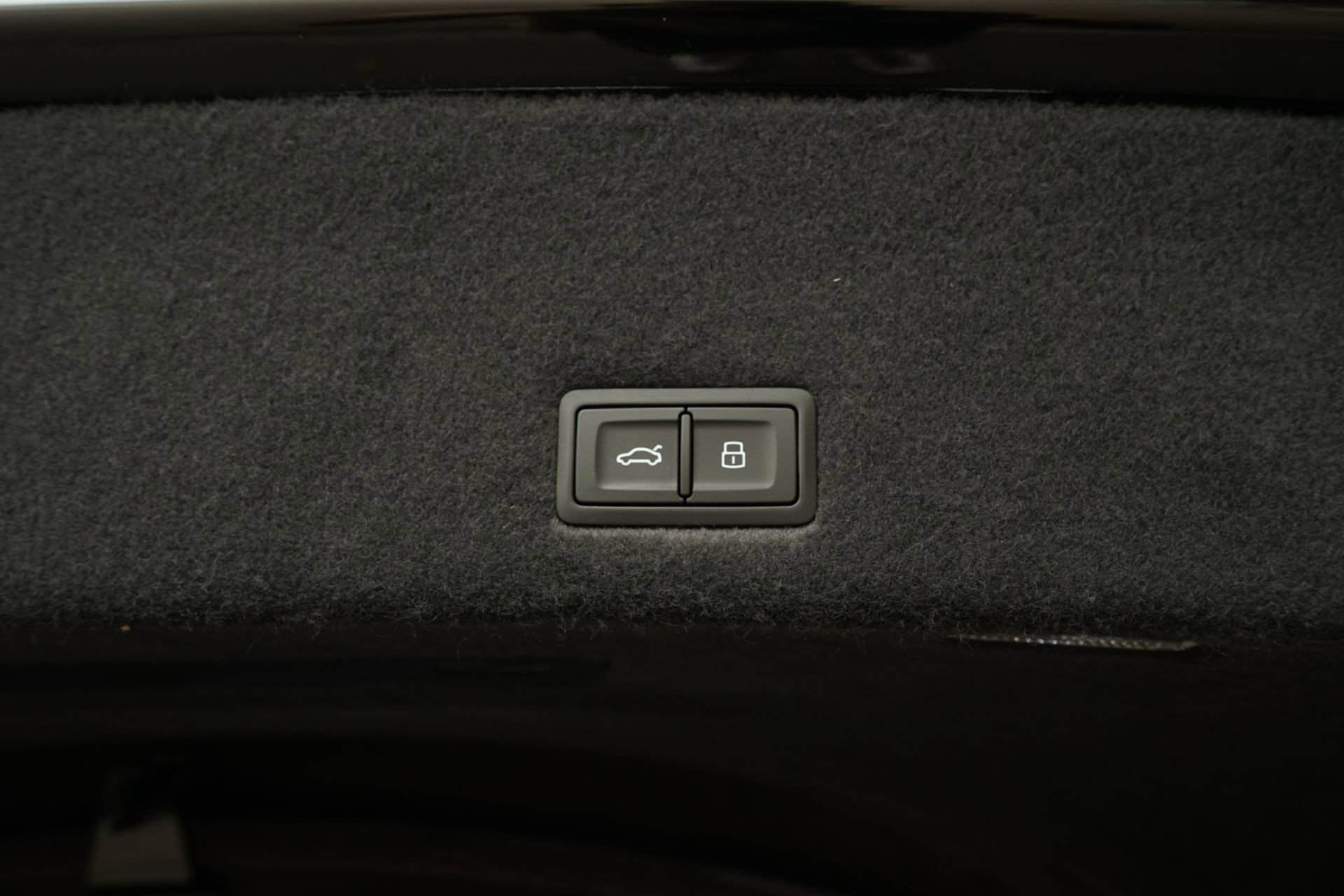 Used 2022 Lamborghini Urus image 35