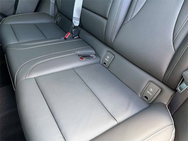 Used 2022 Buick Envision Essence w/ Technology Package I image 12