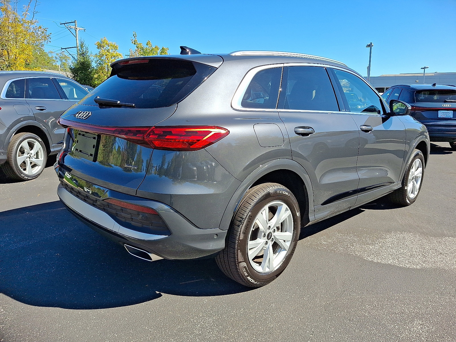 Used 2025 Audi Q5 Premium image 6