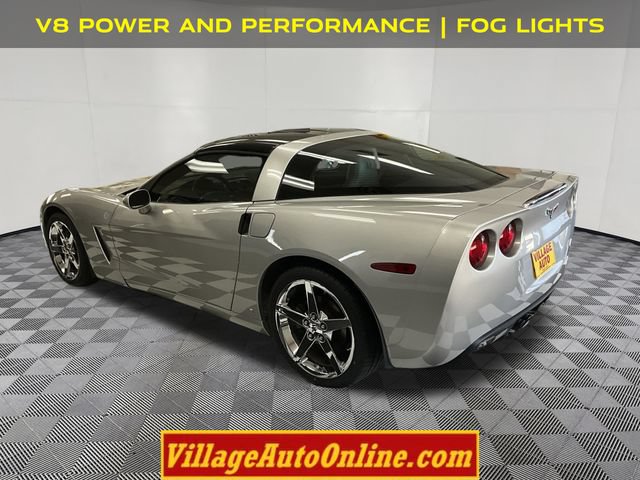 Used 2007 Chevrolet Corvette Coupe w/ Preferred Equipment Group RWD image 2