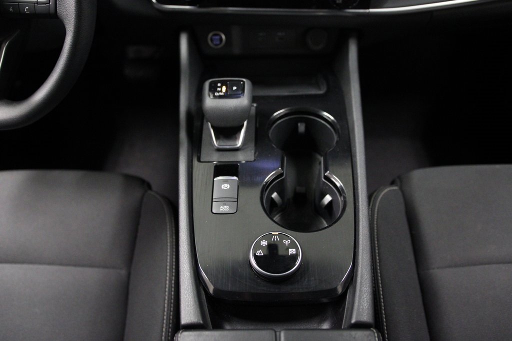 Used 2023 Nissan Rogue S image 16