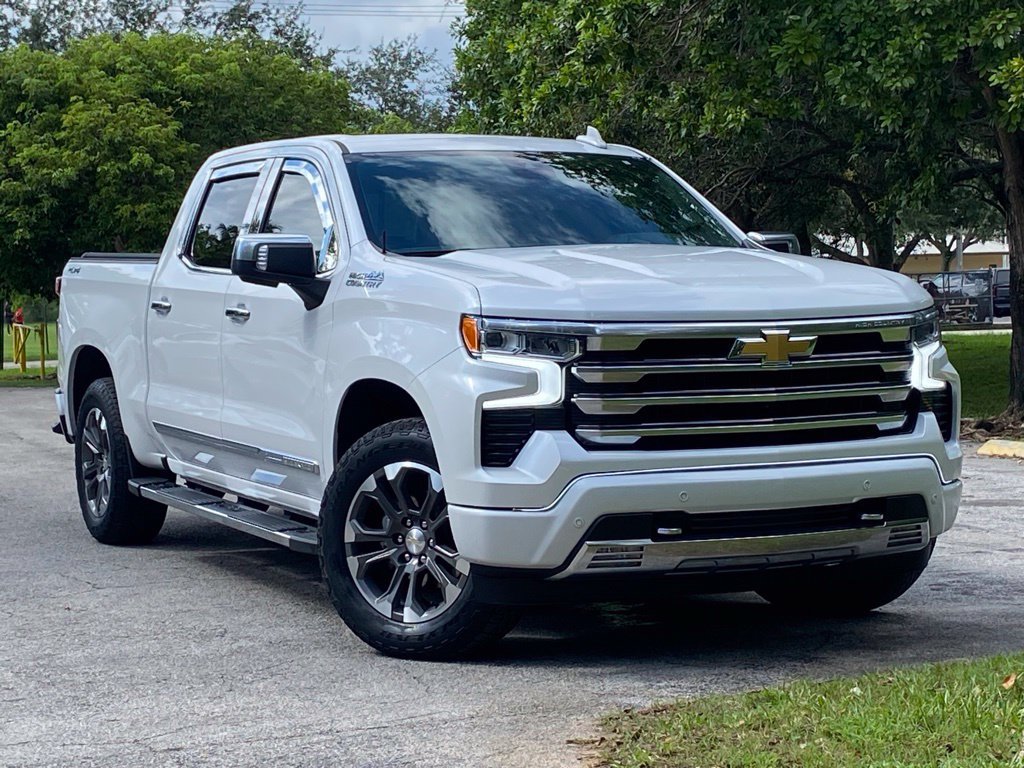 Used 2024 Chevrolet Silverado 1500 High Country AWD/4WD image 5