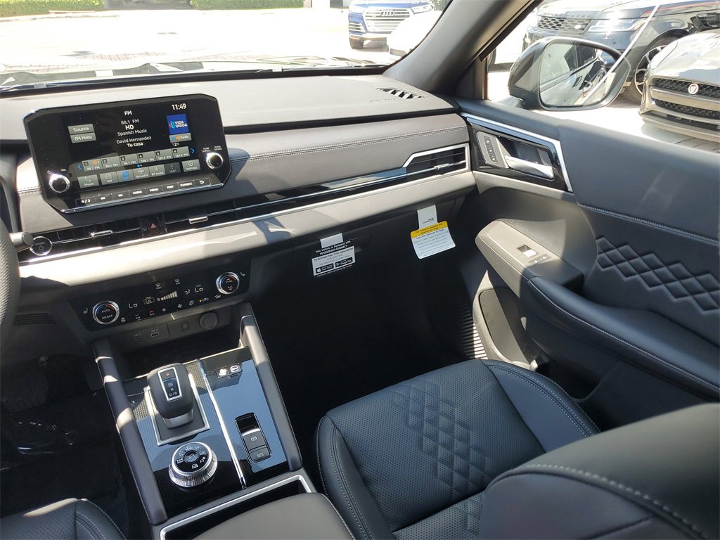 New 2025 Mitsubishi Outlander SEL Black Edition image 17