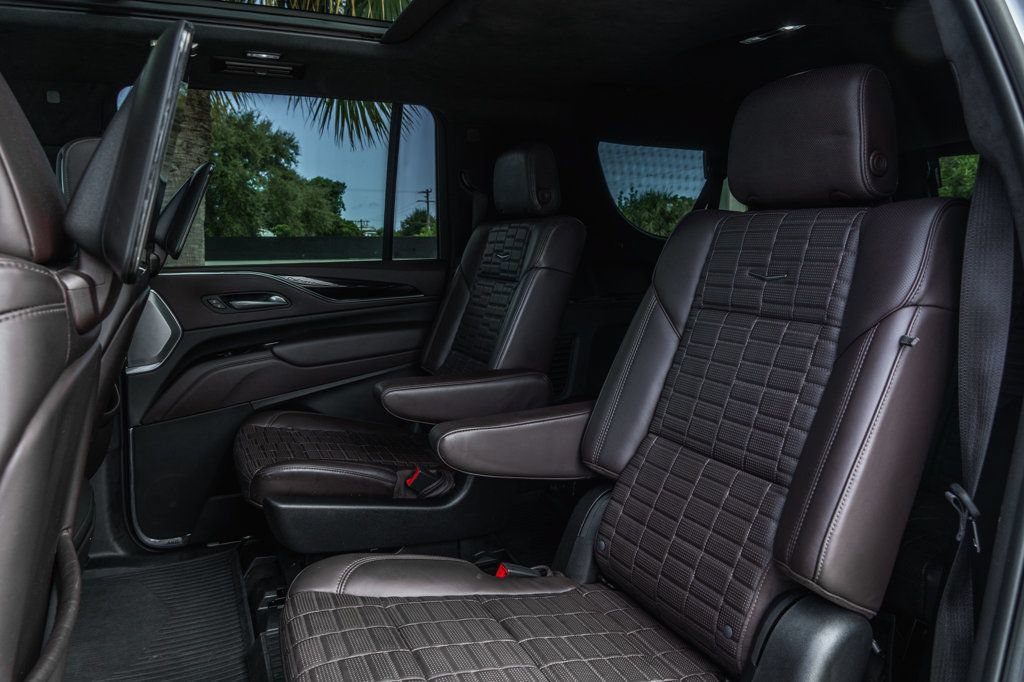 Used 2023 Cadillac Escalade ESV Sport Platinum w/ Heavy-Duty Trailer Package AWD/4WD image 23