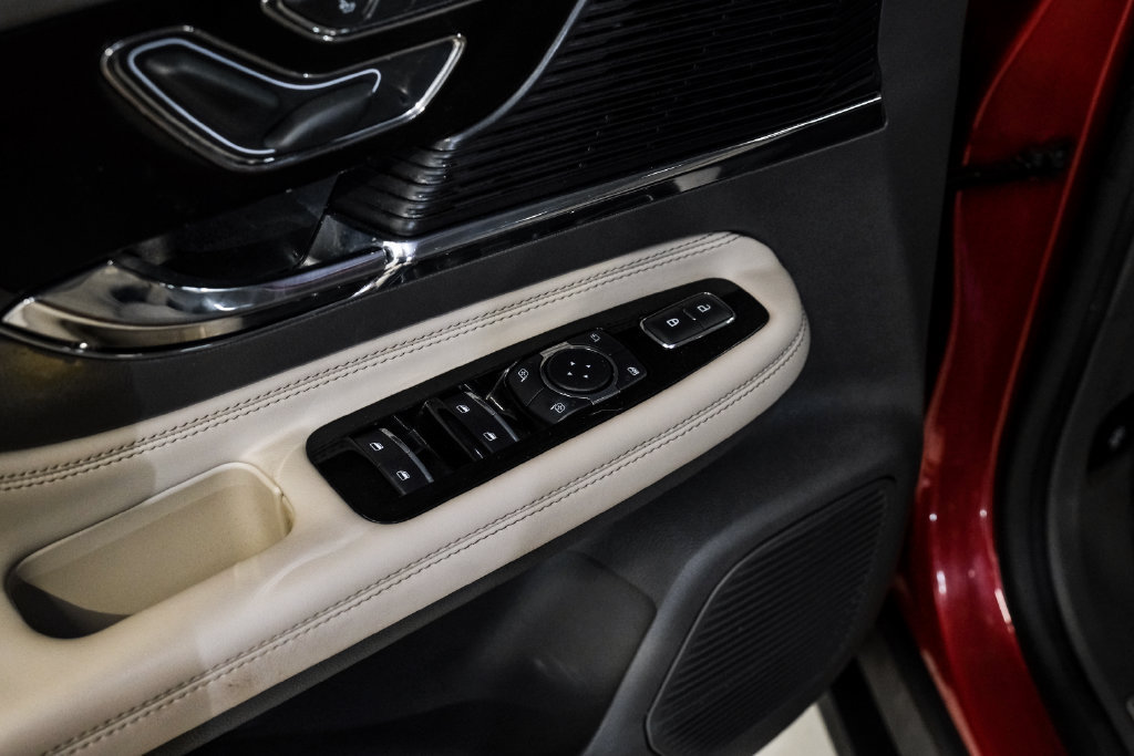 Used 2022 Lincoln Corsair AWD w/ Premium Package image 45
