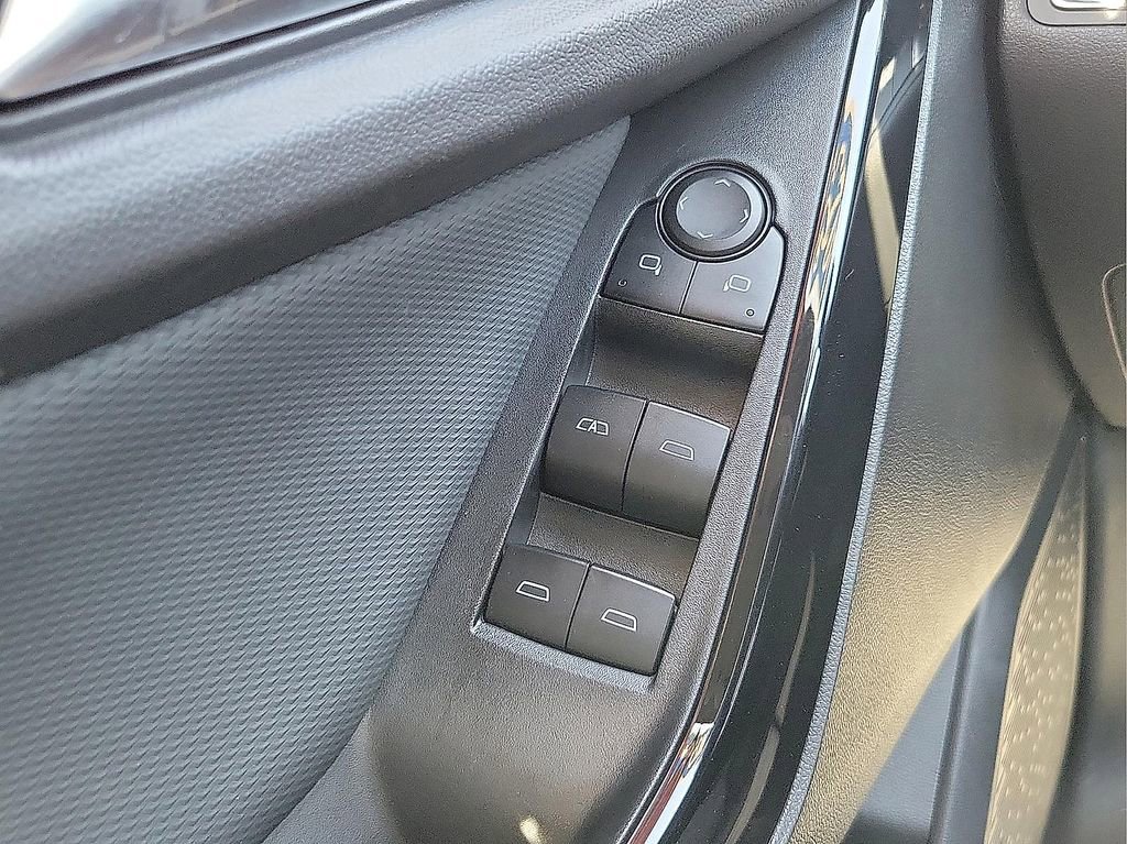 Used 2025 Chevrolet Equinox LT AWD/4WD image 13