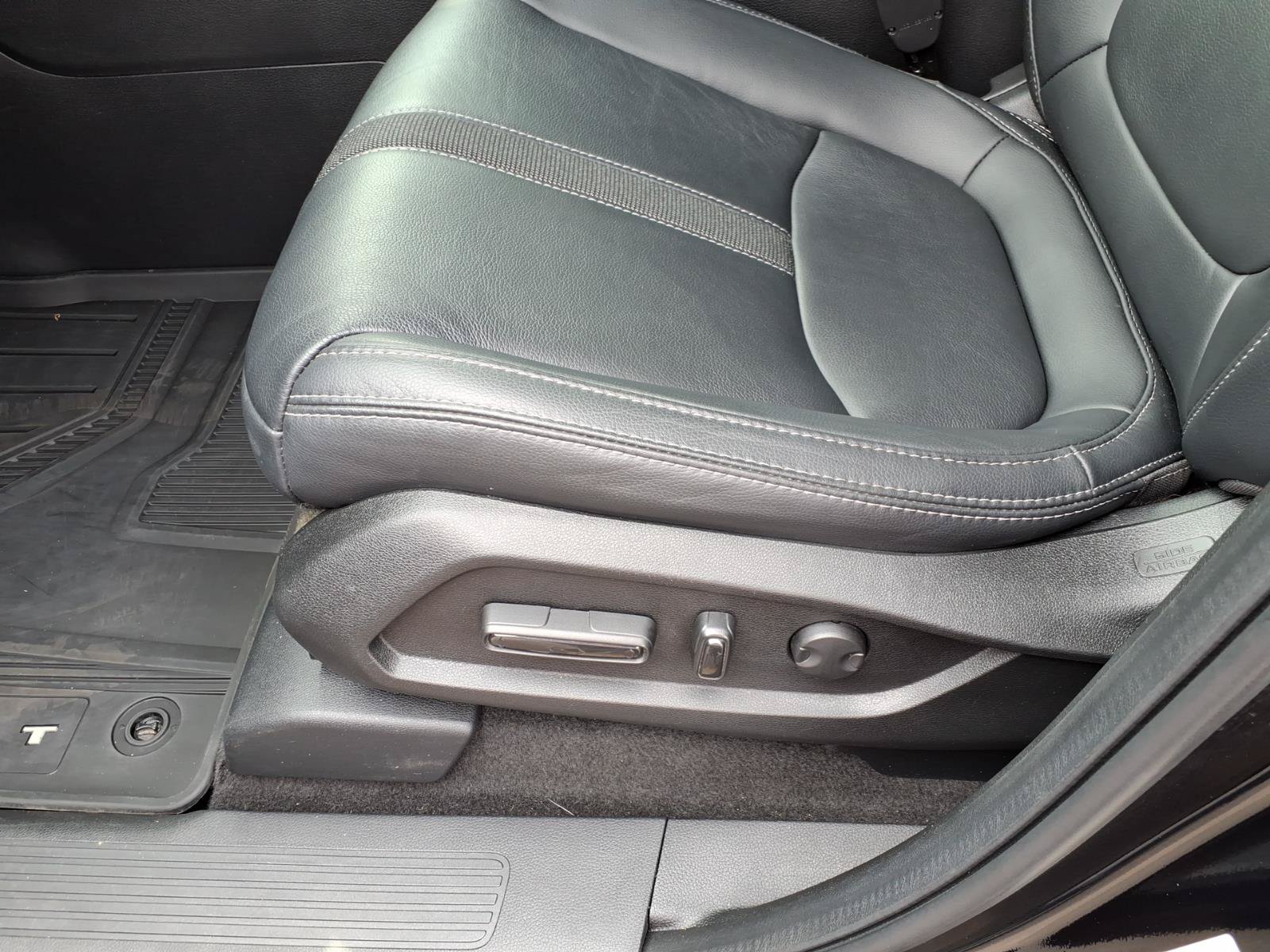 Certified 2023 Honda Pilot EX-L image 16