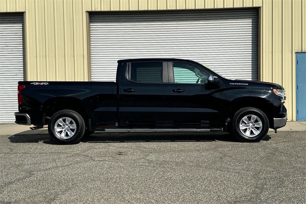 Used 2024 Chevrolet Silverado 1500 LT w/ Protection Package image 8