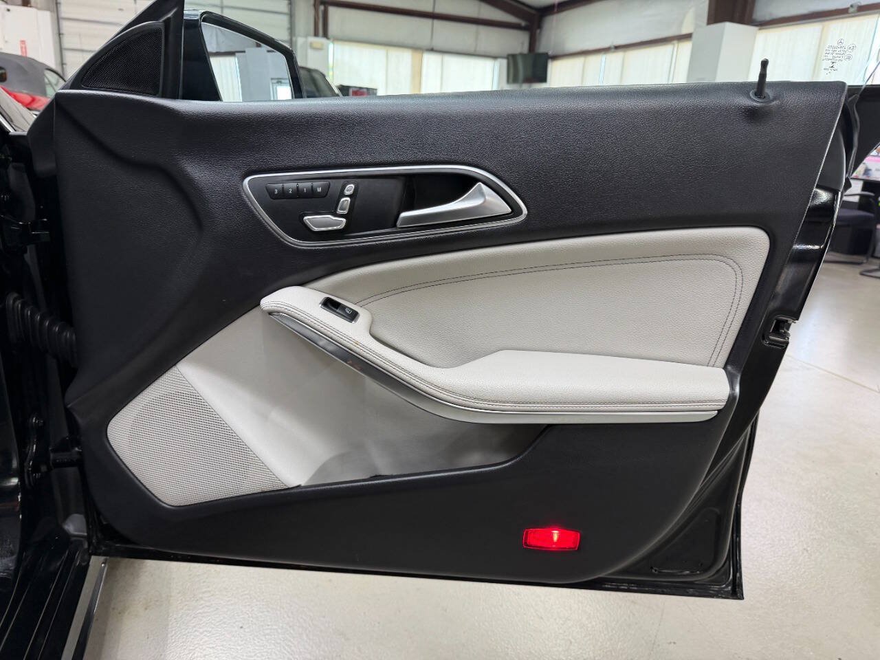 Used 2019 Mercedes-Benz CLA 250 4MATIC image 16