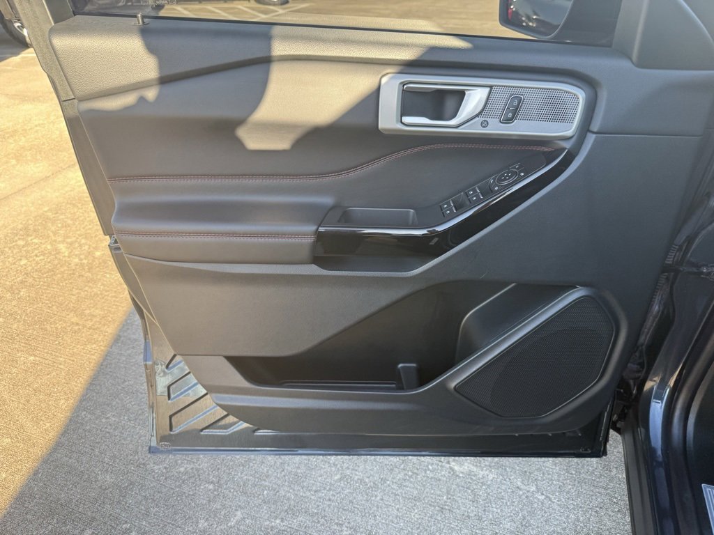 Used 2023 Ford Explorer ST-Line w/ Class IV Trailer Tow Package image 17