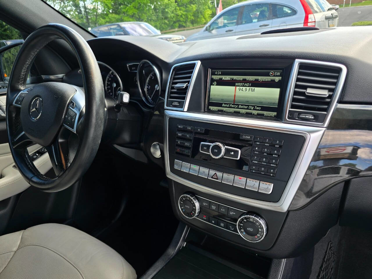 Used 2015 Mercedes-Benz ML 250 BlueTEC 4MATIC image 34