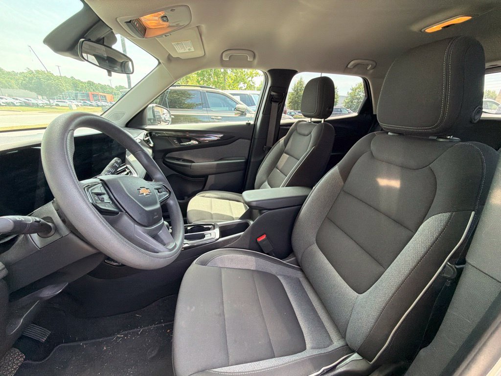 Used 2025 Chevrolet TrailBlazer LT FWD image 20