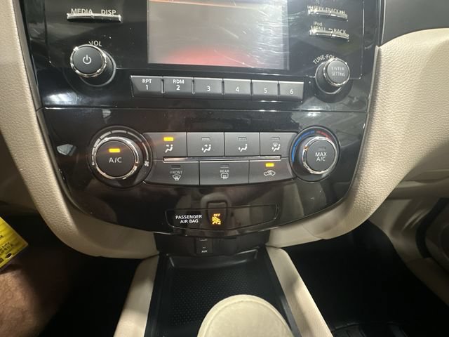 Used 2015 Nissan Rogue S AWD/4WD image 21