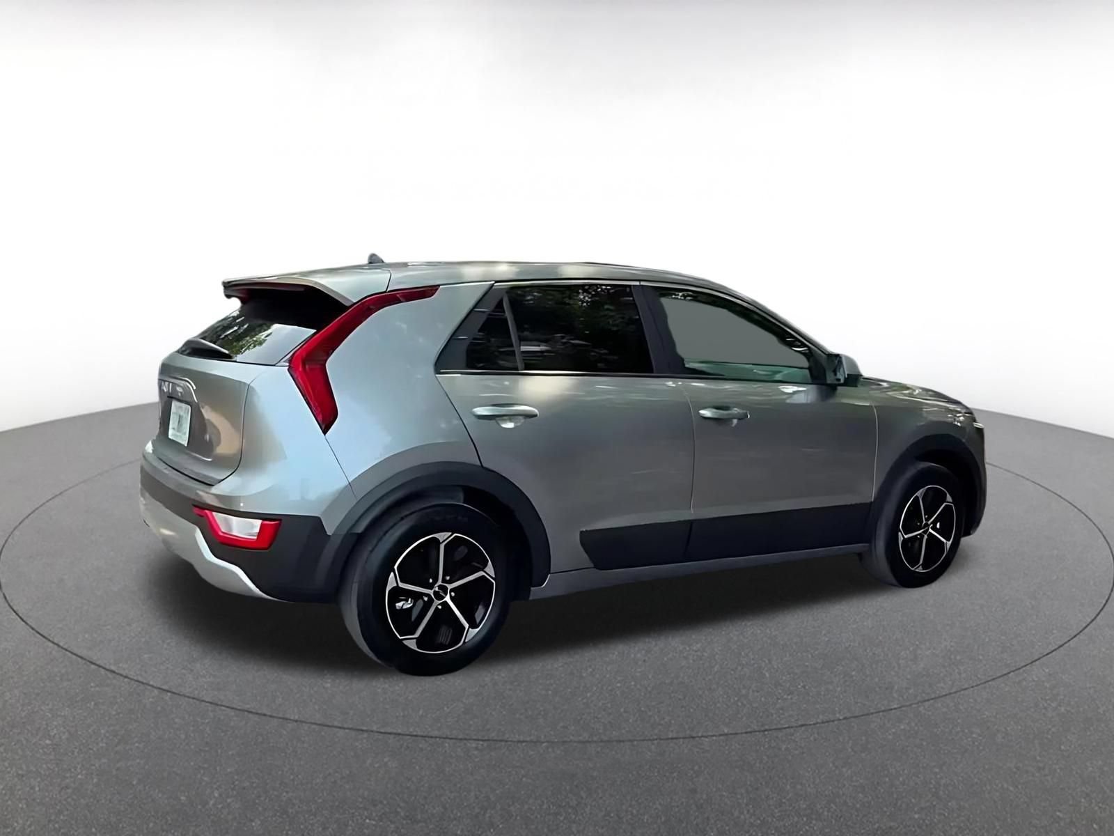 Used 2026 Kia Niro LX FWD image 14