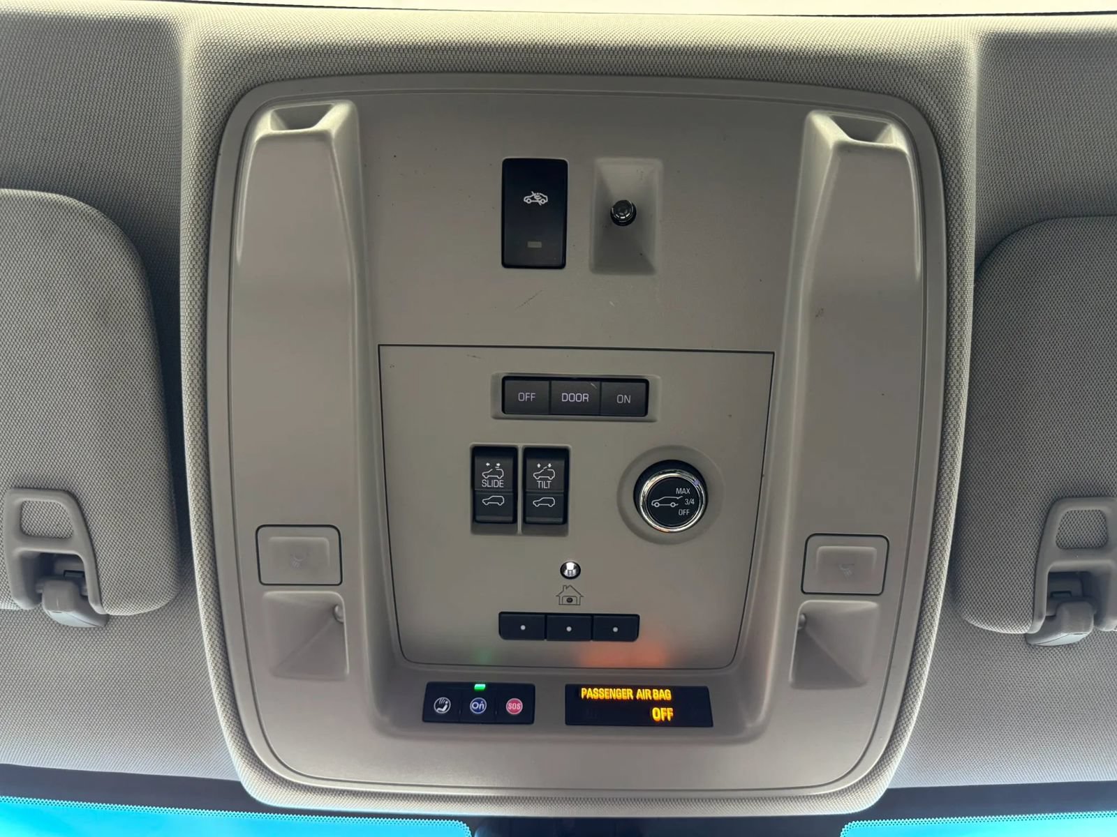 Used 2019 Cadillac Escalade Luxury AWD/4WD image 38