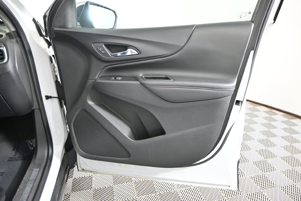 Used 2018 Chevrolet Equinox Premier FWD image 12