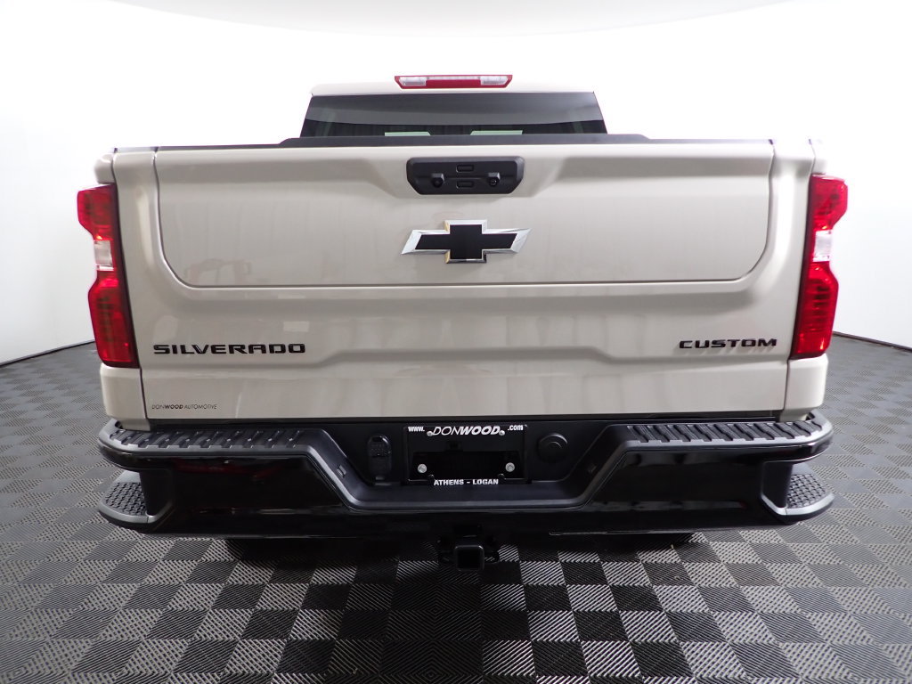 New 2026 Chevrolet Silverado 1500 Custom Trail Boss w/ LPO, Dark Essentials Package AWD/4WD image 12