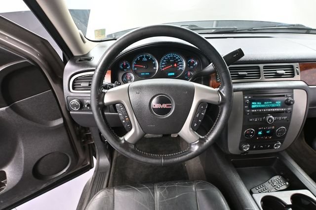 Used 2012 GMC Yukon XL SLT w/ SLT-2 Equipment Package AWD/4WD image 25