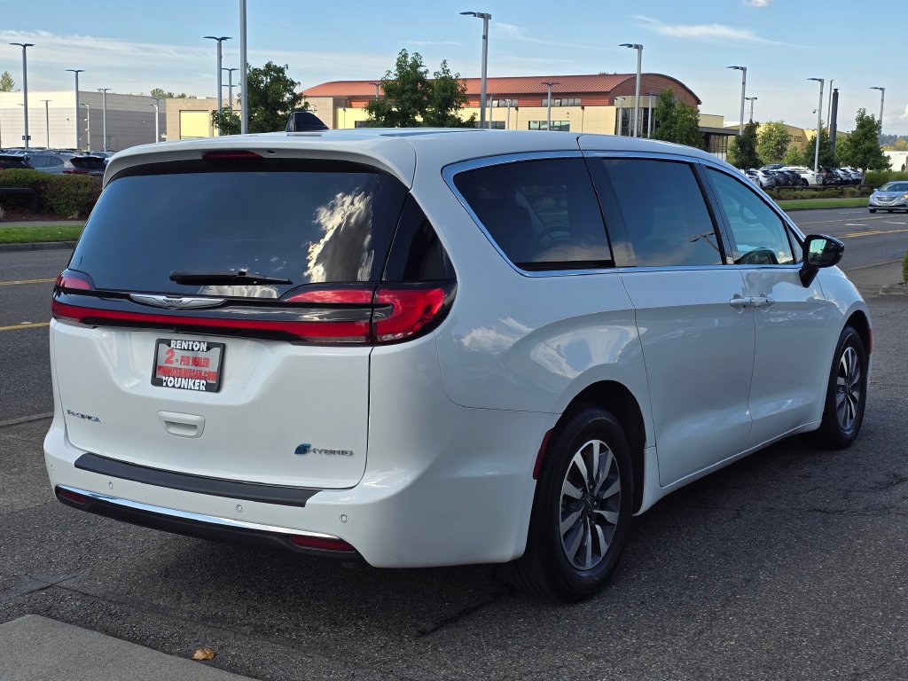 Used 2024 Chrysler Pacifica Limited FWD image 5